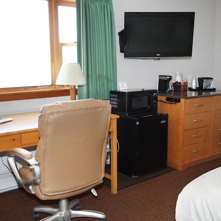 The Bluebird Motel Maine Machias Extérieur photo