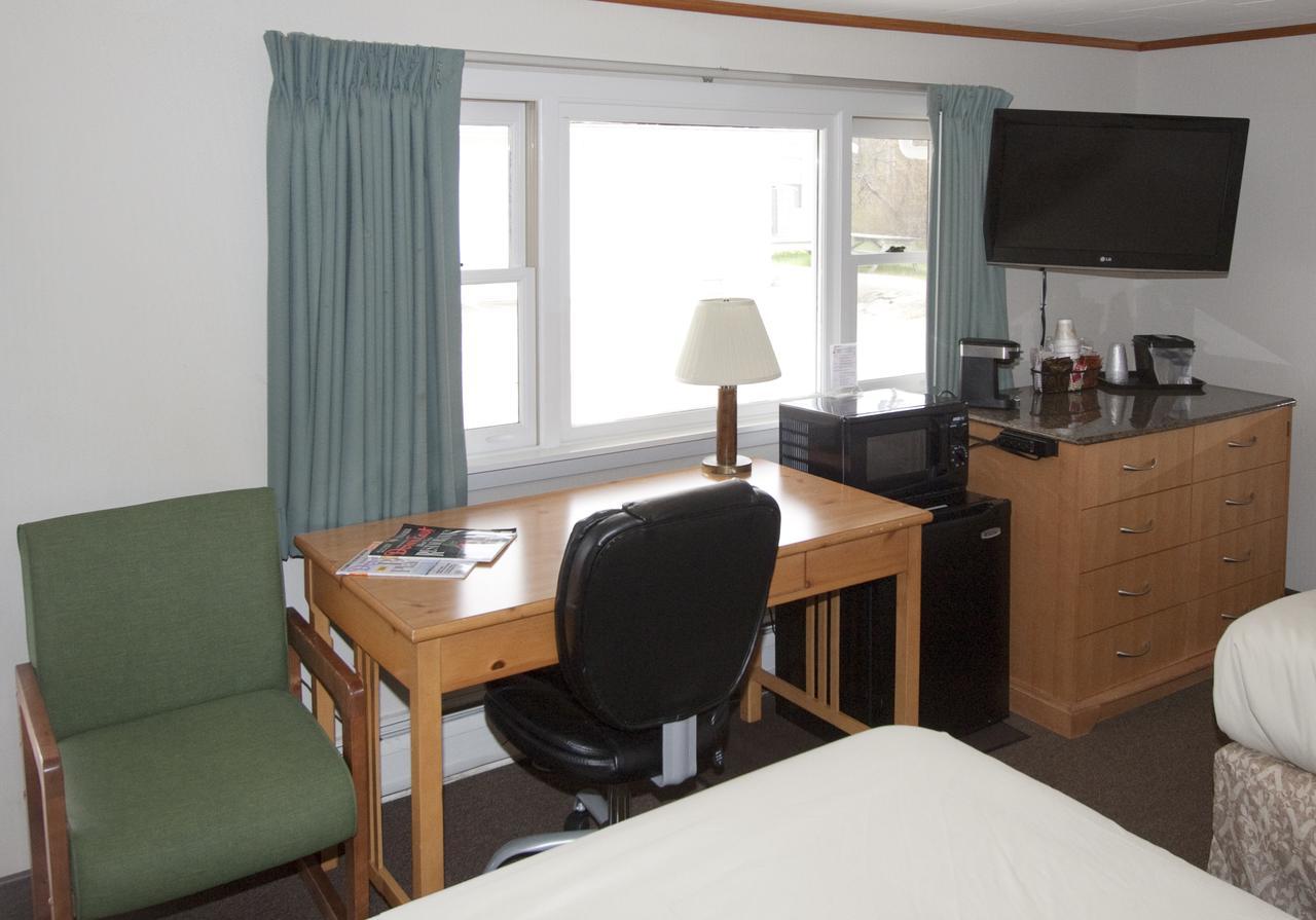 The Bluebird Motel Maine Machias Extérieur photo